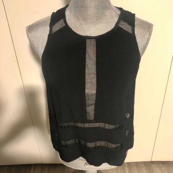 🕕 PEEK A BOO A BIT SHEER PRETTY TOP SIZE MED - Picture 1 of 6